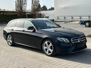 Używany Mercedes E220
