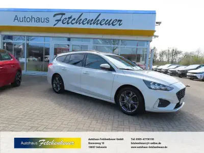 Używany Ford Focus ST-Line 125 KM (91 kW) 2021 Biały Kombi