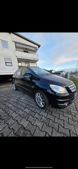 Używany Mercedes B200