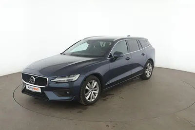 Gebraucht Volvo V60 Momentum 197 PS (144 kW) 2021 Blau Kombi