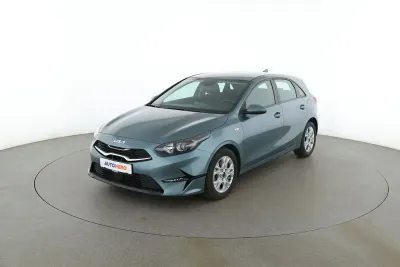 Używany Kia Ceed Edition 7 2023 Szary Hatchback