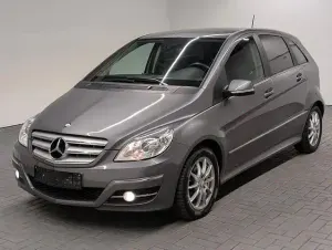Używany Mercedes B200
