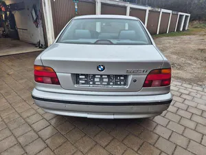 Käytetty BMW 523