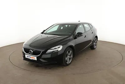 Gebraucht Volvo V40 Momentum 122 PS (89 kW) 2018 Schwarz Kombi