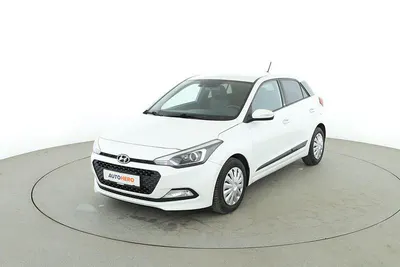 Gebraucht Hyundai i20 Passion 84 PS (61 kW) 2016 Weiß Limousine