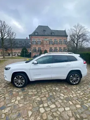 Second-hand Jeep Cherokee