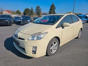 Käytetty Toyota Prius