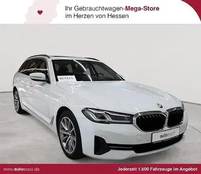 Gebraucht BMW 530 Sport Line 286 PS (210 kW) 2022 Alpinweiß Kombi
