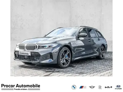 Używany BMW 330e M Sport 292 KM (214 kW) 2024 Szary Kombi