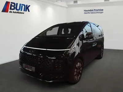 Gebraucht Hyundai Staria Signature 177 PS (130 kW) 2024 Moonlight blue Van / Kleinbus