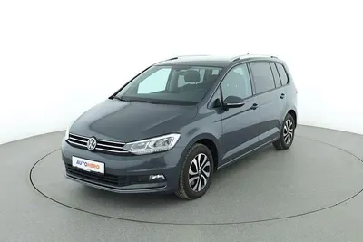 Używany VW Touran Active 150 KM (110 kW) 2021 Szary Minivan