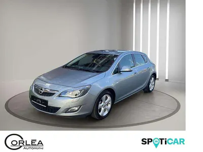 Käytetty Opel Astra Sport 116 HP (85 kW) 2010 Hopea Sedan