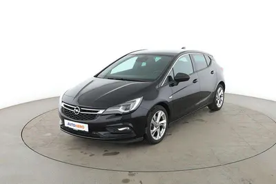 Używany Opel Astra Dynamic 125 KM (91 kW) 2017 Czarny Sedan/Limuzyna