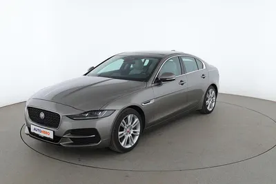 Begagnad Jaguar XE 301 HK (221 kW) 2021 Grå Sedan