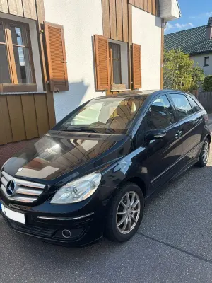 Używany Mercedes B200