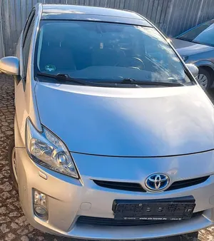 Käytetty Toyota Prius
