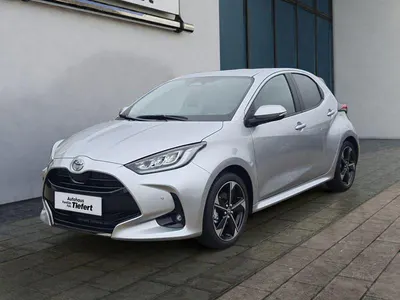 Neu Toyota Yaris Hybrid Style 131 PS (96 kW) 2025 Silber Limousine