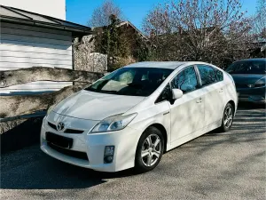 Käytetty Toyota Prius