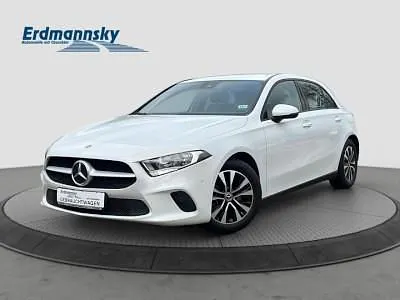 Gebraucht Mercedes A200 150 PS (110 kW) 2022 Digitalweiss (weiß) Limousine