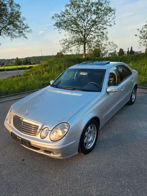 Second-hand Mercedes E200