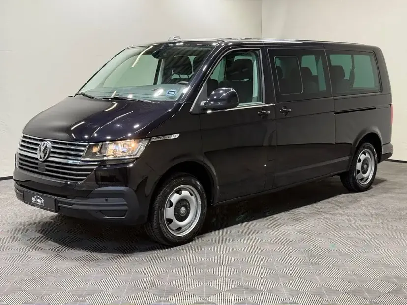 Gebraucht VW Caravelle 204 PS (150 kW) 2024 Deep black perleffekt Van