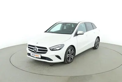 Używany Mercedes B200 Progressive 163 KM (119 kW) 2020 Biały Minivan
