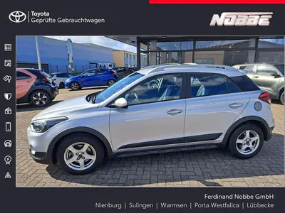 Usado Hyundai i20 Active 101 CV (74 kW) 2016 Plateado Utilitario