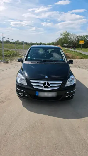 Używany Mercedes B200