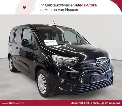 Używany Opel Combo Life Elegance 131 KM (96 kW) 2023 Czarny Minivan
