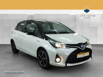 Używany Toyota Yaris Hybrid Style 75 KM (55 kW) 2017 Sedan/Limuzyna