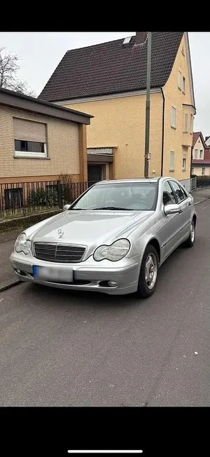Second-hand Mercedes C200