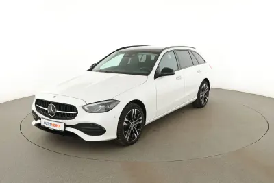 Używany Mercedes C300e 129 KM (94 kW) 2022 Biały Kombi