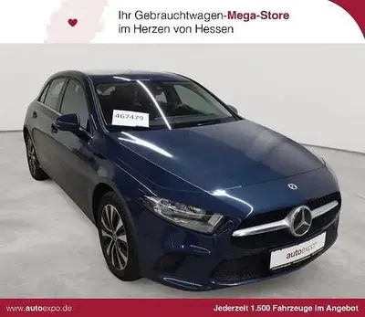 Gebraucht Mercedes A250 Style 160 PS (117 kW) 2021 Denimblau metallic Limousine