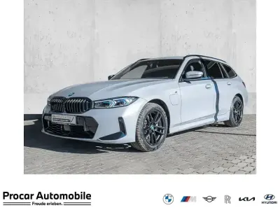 Używany BMW 330e M Sport 292 KM (214 kW) 2024 Szary Kombi