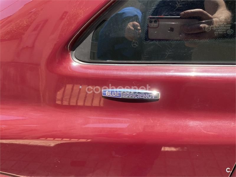 Usado Mercedes Vito Marco Polo 88 CV (64 kW) 2014 Granate Van