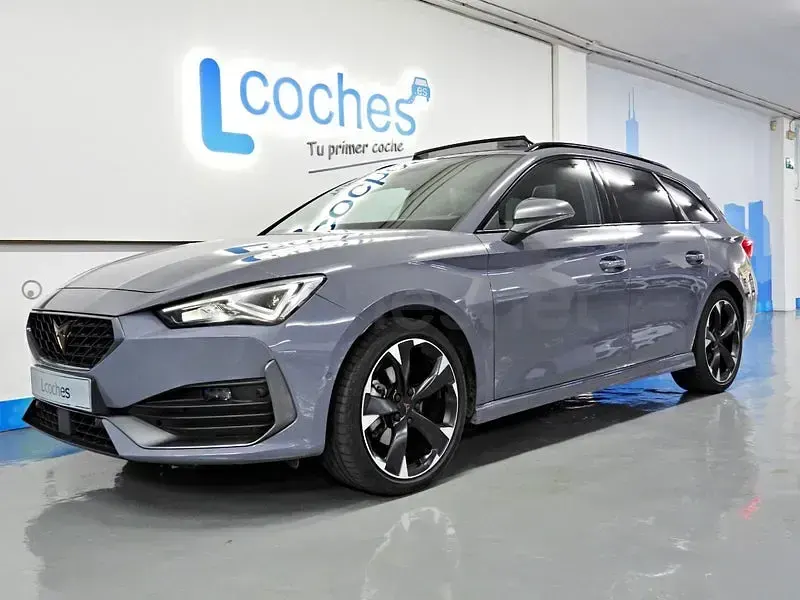 Usado Cupra Leon 150 CV (110 kW) 2024 Gris / plata Familiar