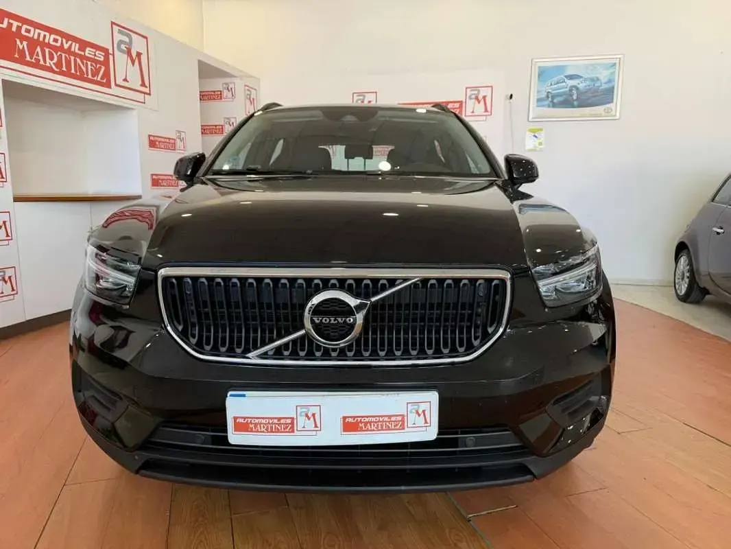 Usado Volvo XC40 Momentum 129 CV (94 kW) 2022 Negro SUV