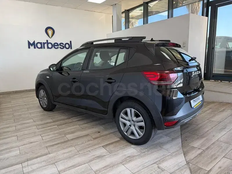 Usado Dacia Sandero Expression 91 CV (66 kW) 2023 Negro Berlina