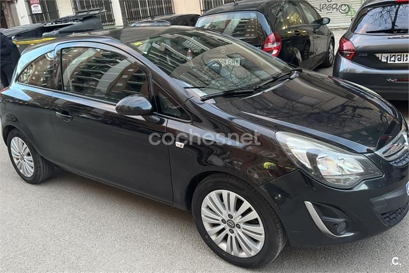 Usado Opel Corsa Selective 85 CV (62 kW) 2014 Negro Utilitario