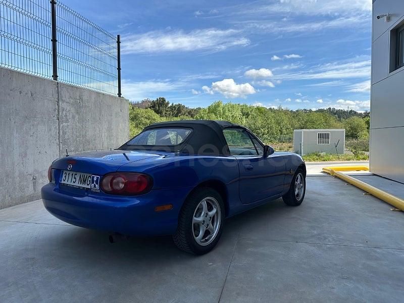 Usado Mazda MX5 Exclusive 146 CV (107 kW) 2001 Azul Descapotable