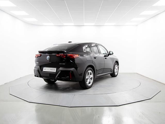 Usado BMW iX2 Comfort Edition 150 kW (204 CV) 2025 Negro SUV