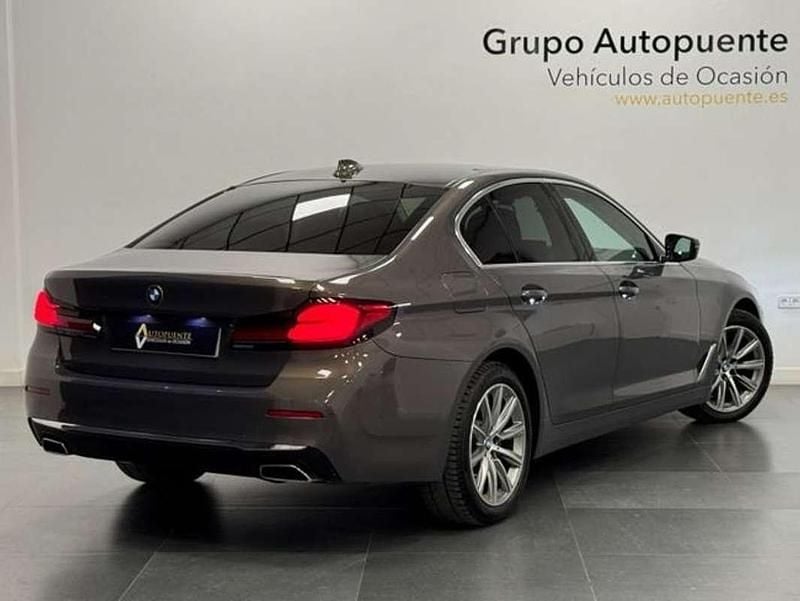 Usado BMW 530 Comfort Edition 286 CV (210 kW) 2023 Gris Berlina