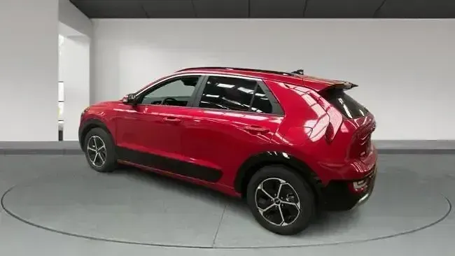 Usado Kia Niro 141 CV (103 kW) 2024 Rojo SUV