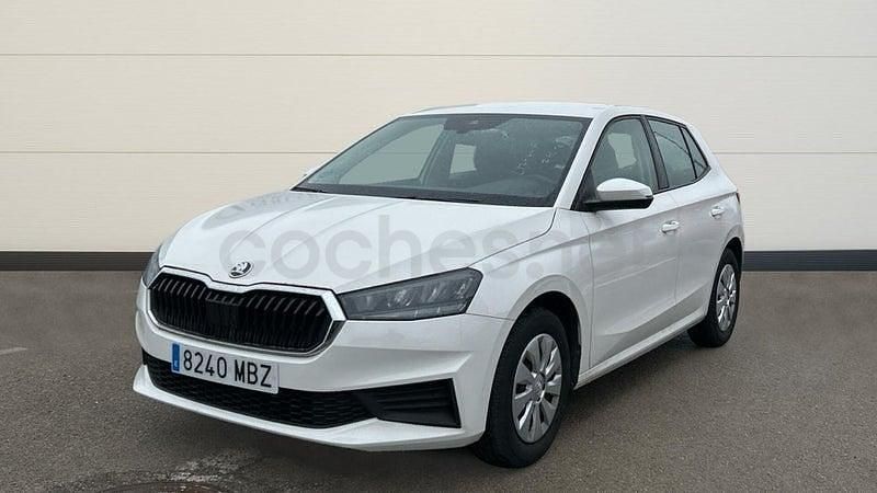 Usado Skoda Fabia Active 80 CV (58 kW) 2022 Blanco Utilitario
