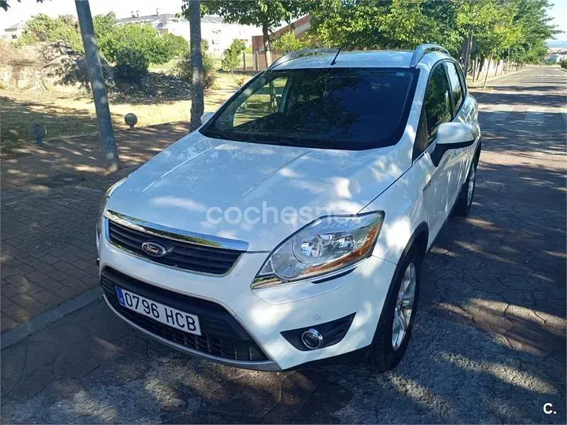 Usado Ford Kuga Trend 140 CV (102 kW) 2011 Blanco SUV