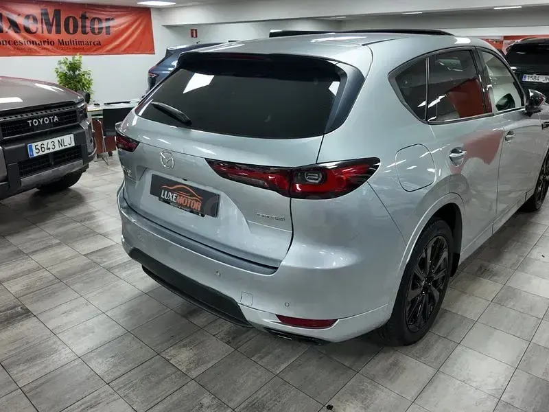 Usado Mazda CX-60 Takumi-Line 327 CV (240 kW) 2023 Gris / plata SUV