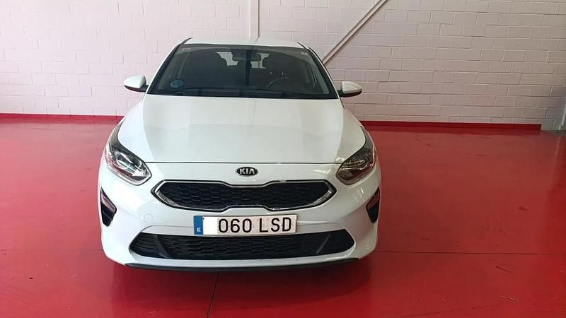 Używany Kia Ceed 136 KM (100 kW) 2021 Biały Hatchback
