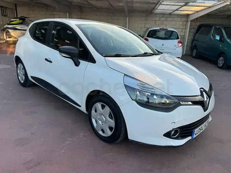Usado Renault Clio IV Business 75 CV (55 kW) 2014 Blanco Berlina