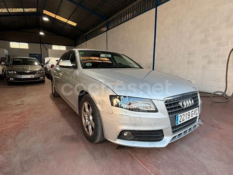 Gris / plata Usado 2010 Audi A4 Berlina | 9100 € (Buen precio) - Imagen 1/4
