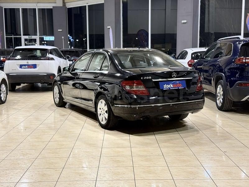 Usado Mercedes C200 Avantgarde 136 CV (100 kW) 2009 Negro Berlina
